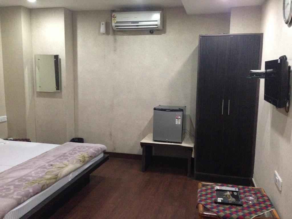 Hotel Silver Stone Ludhiana Kamer foto