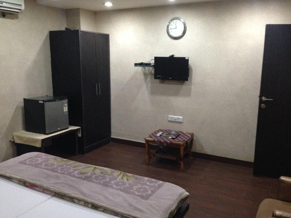 Hotel Silver Stone Ludhiana Kamer foto