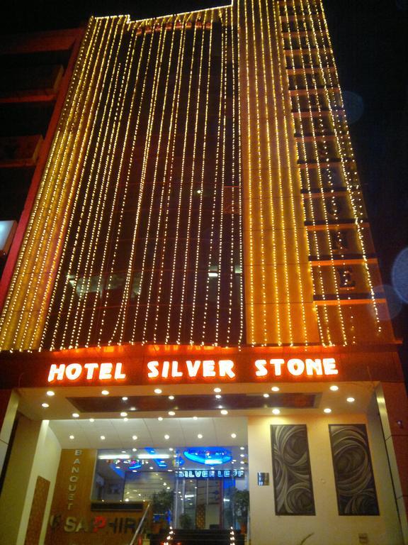 Hotel Silver Stone Ludhiana Buitenkant foto