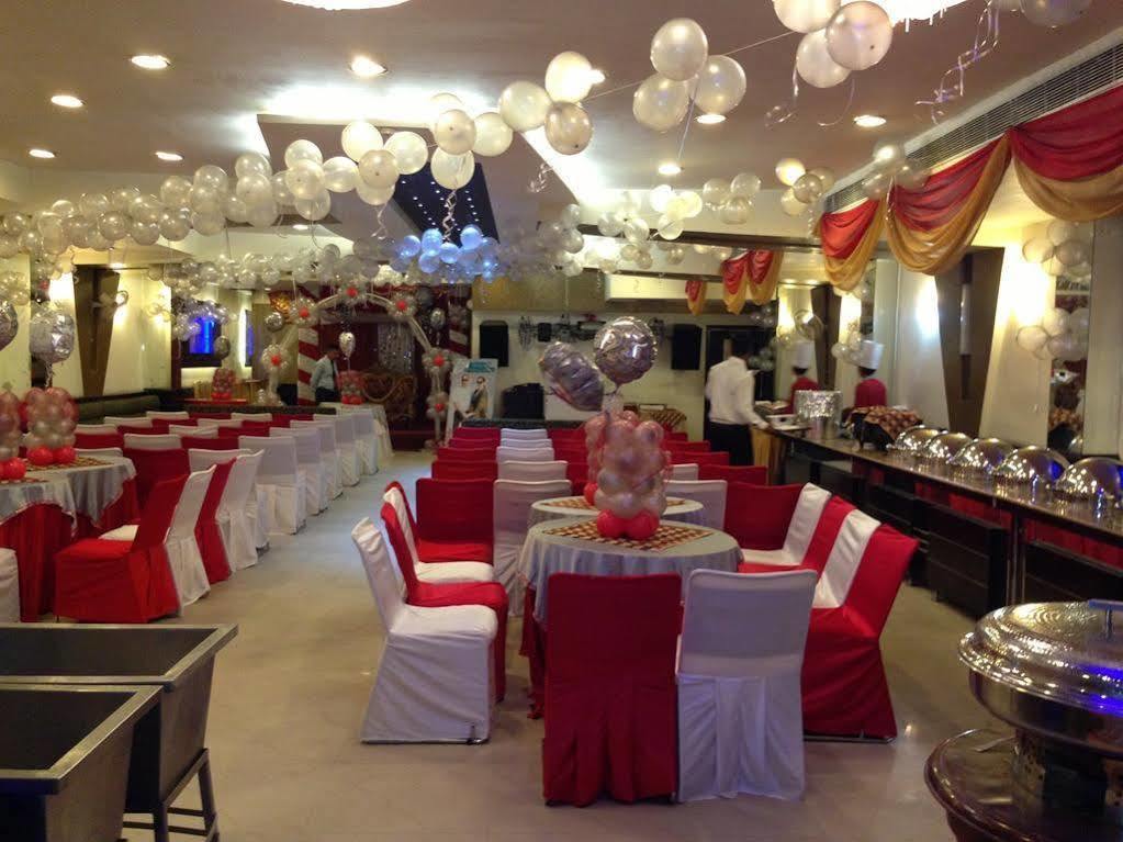 Hotel Silver Stone Ludhiana Buitenkant foto