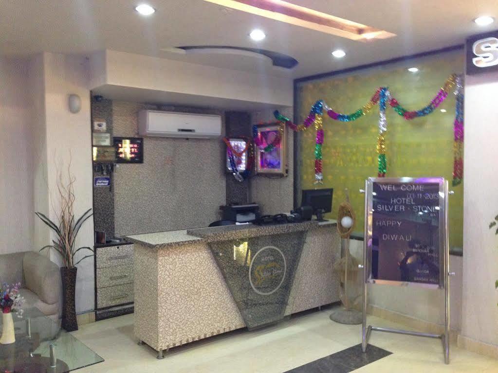Hotel Silver Stone Ludhiana Buitenkant foto
